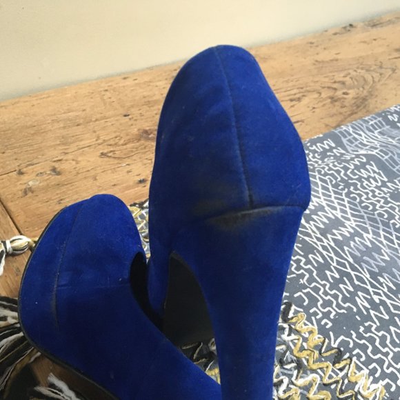 shoes - Picture 2 of 3